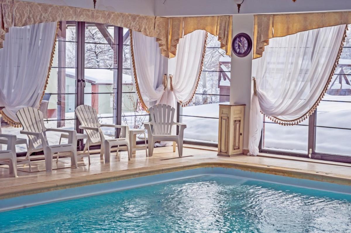 Emire Boutique Hotell Zărneşti Exteriör bild