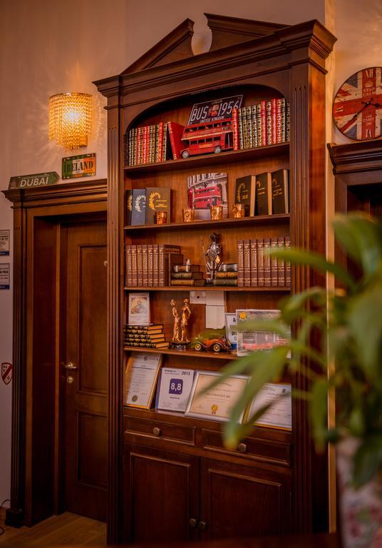 Emire Boutique Hotell Zărneşti Exteriör bild