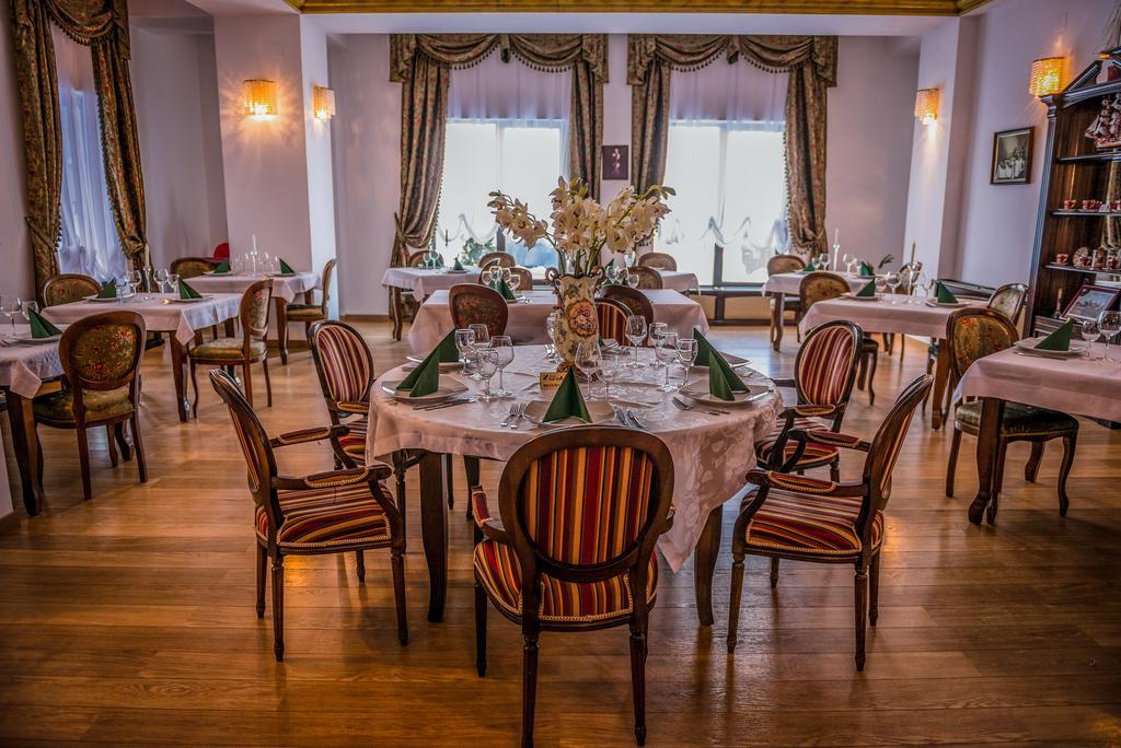 Emire Boutique Hotell Zărneşti Exteriör bild